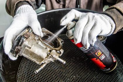 Cómo limpiar el sistema EGR de un coche