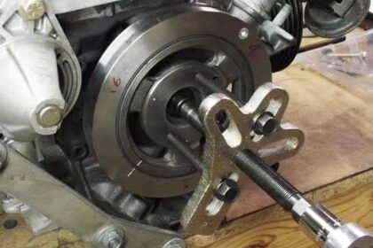Cómo quitar una polea del cigüeñal en su automóvil