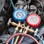 Cómo recargar el sistema de aire acondicionado de su automóvil (rápido y fácil)