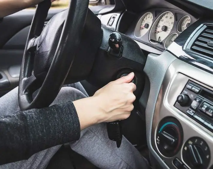 Cómo arreglar un COCHE GRATIS que arranca pero no arranca