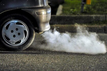 Cómo arreglar un motor que quema aceite por solo 10 €