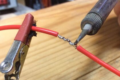 Cómo soldar cables automotrices