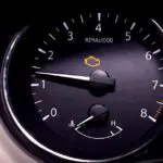 Cómo solucionar problemas de ralentí del motor en su automóvil