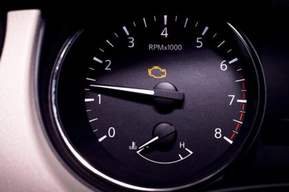 Cómo solucionar problemas de ralentí del motor en su automóvil