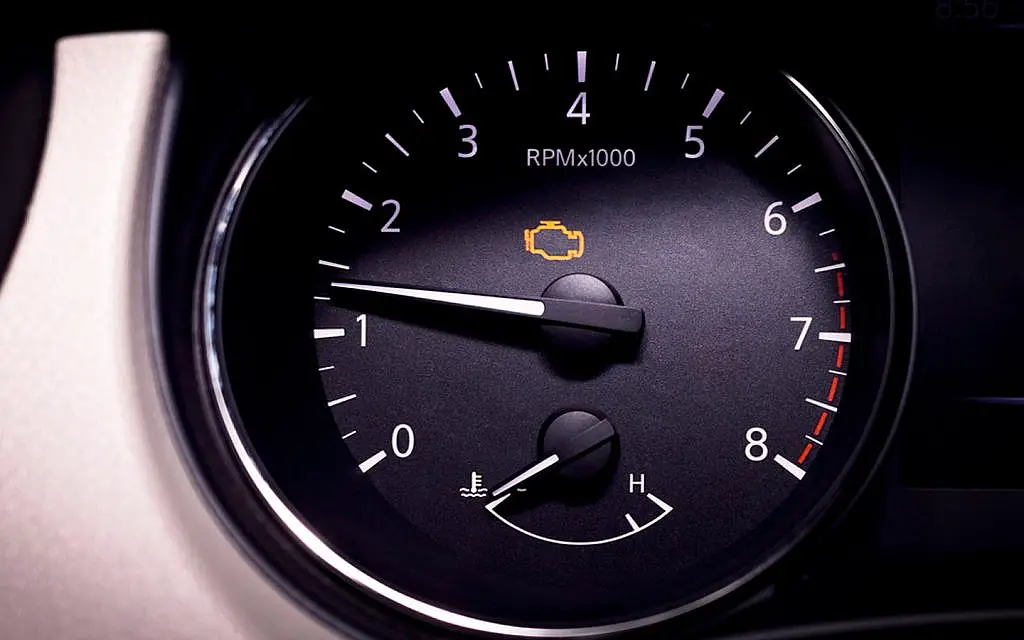 Cómo solucionar problemas de ralentí del motor en su automóvil