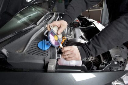 Cómo SUPER FLUSH el sistema de enfriamiento de su automóvil