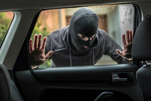 Los ladrones, por ejemplo, son menos propensos a robar su automóvil