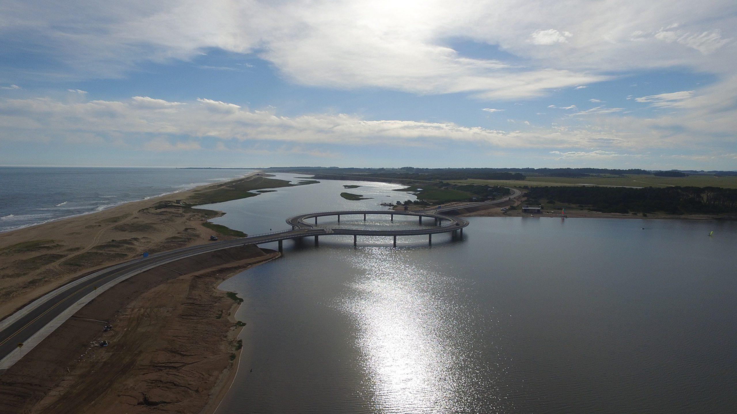 Puente Laguna Garzón – El Puente de Forma Circular