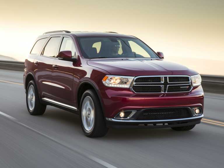 Dodge Durango 2020 rojo en movimiento