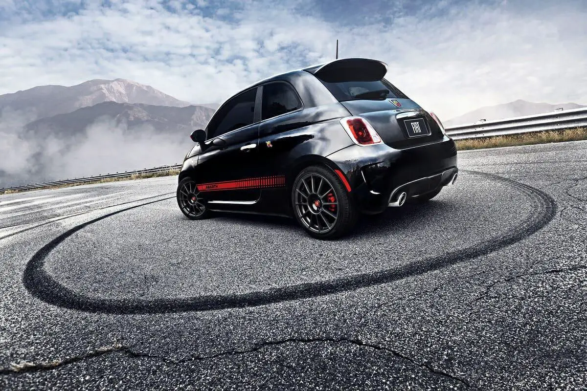 Fiat 2015 Abarth 500 - Foto de Stellantis