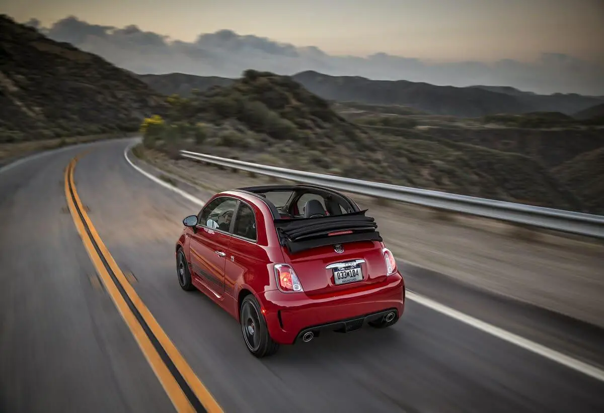 Fiat 2019 Abarth Cabrio 500 - Foto de Stellantis