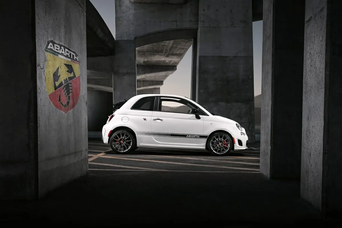 Fiat 2019 Abarth Cabrio 500 - Foto de Stellantis