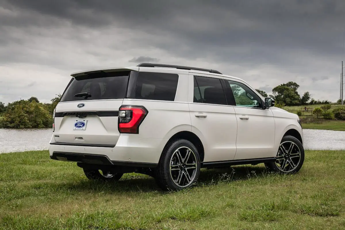 Ford Expedition Stealth Edition 2019 - Foto de Ford
