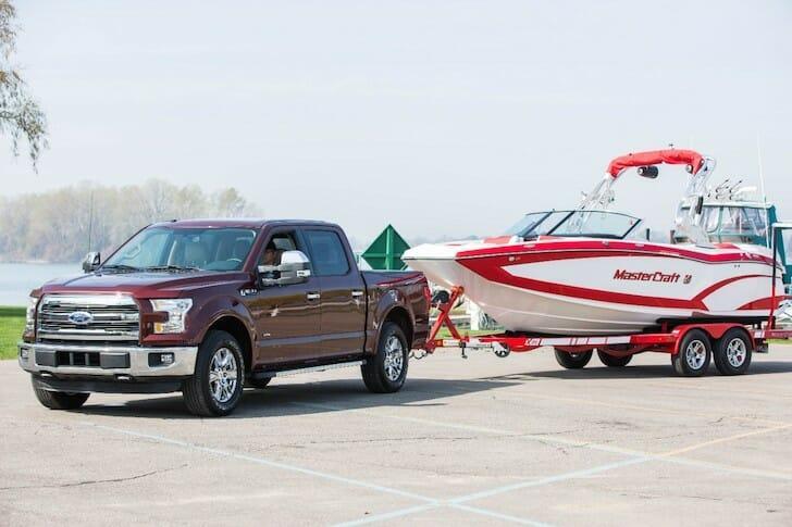 Ford F-2015 Lariat 150 - Foto por Ford