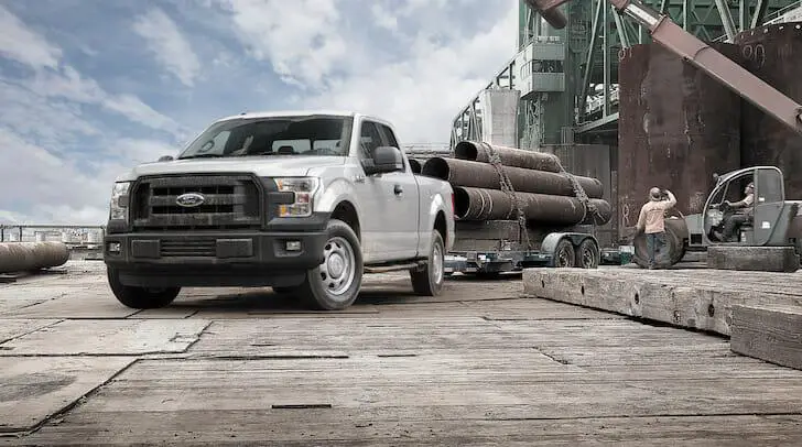 Ford F-2015 XL 150 - Foto por Ford