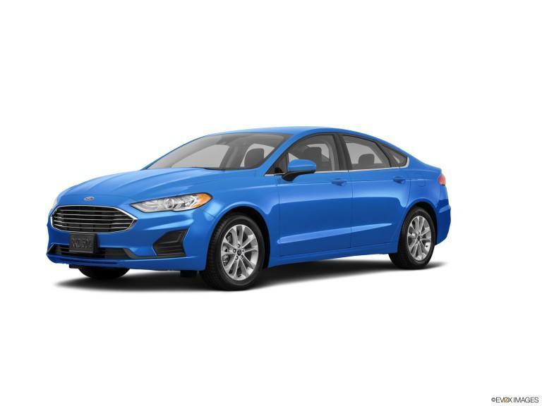 Ford Fusion 2020 azul con fondo blanco