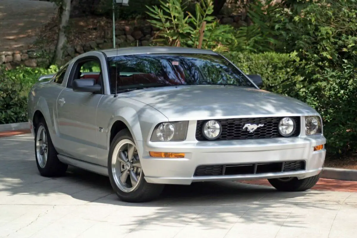 Ford Mustang GT 2005 - Foto de Ford