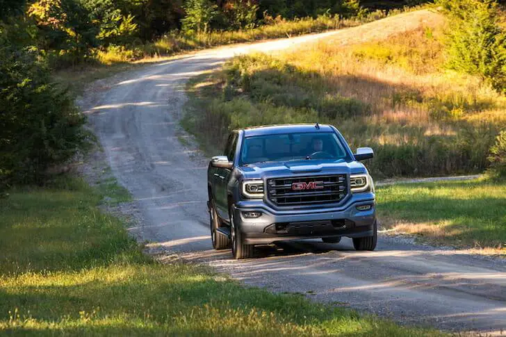  GMC Sierra 2017 1500: una camioneta confiable con algunos problemas de frenado y retiros de seguridad 