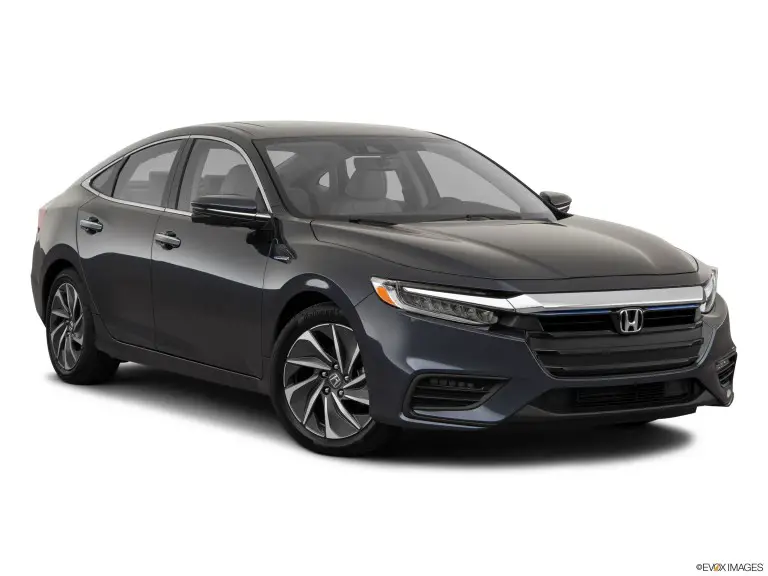Honda Insight Touring 2020 con fondo blanco