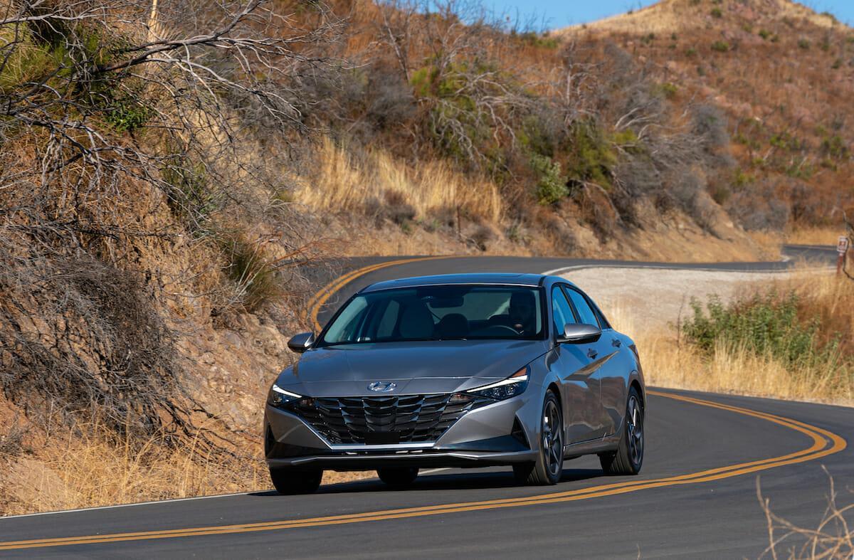 Hyundai Elantra 2021-foto de Hyundai
