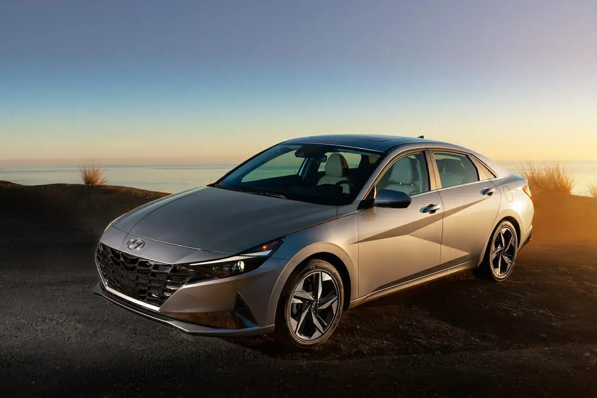 Hyundai Elantra 2021 - Foto de Hyundai