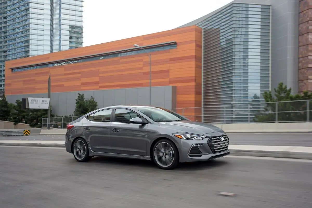 Hyundai Elantra Sport 2017 - Foto de Hyundai