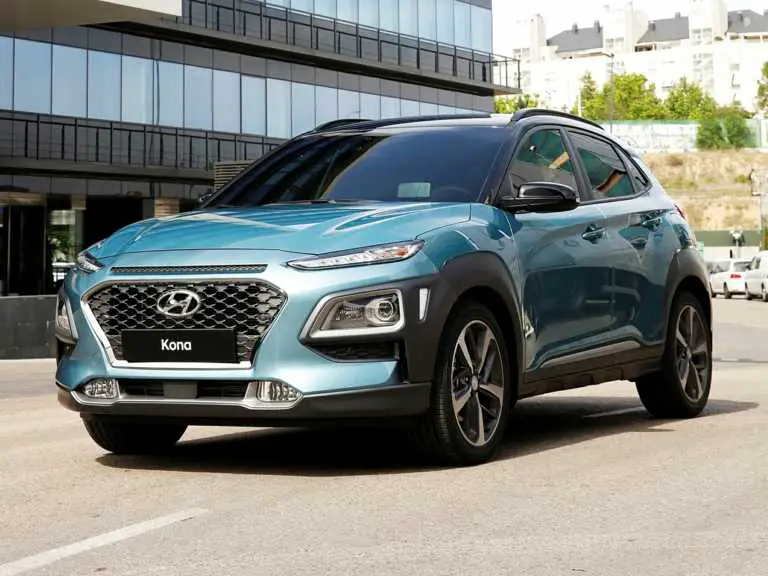 Hyundai Kona Ultimate 2020 en la calle de la ciudad - Rocar.es