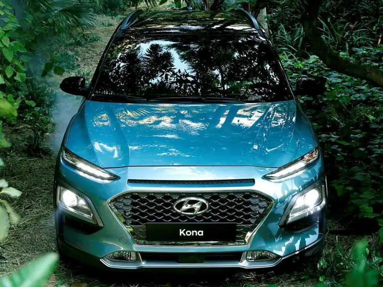 Hyundai Konda 2020 azul desde la parte delantera