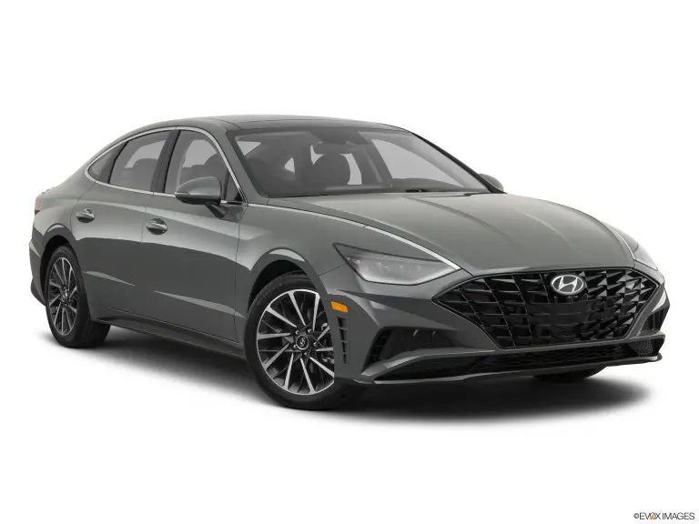 Hyundai Sonata 2020 verde con fondo blanco