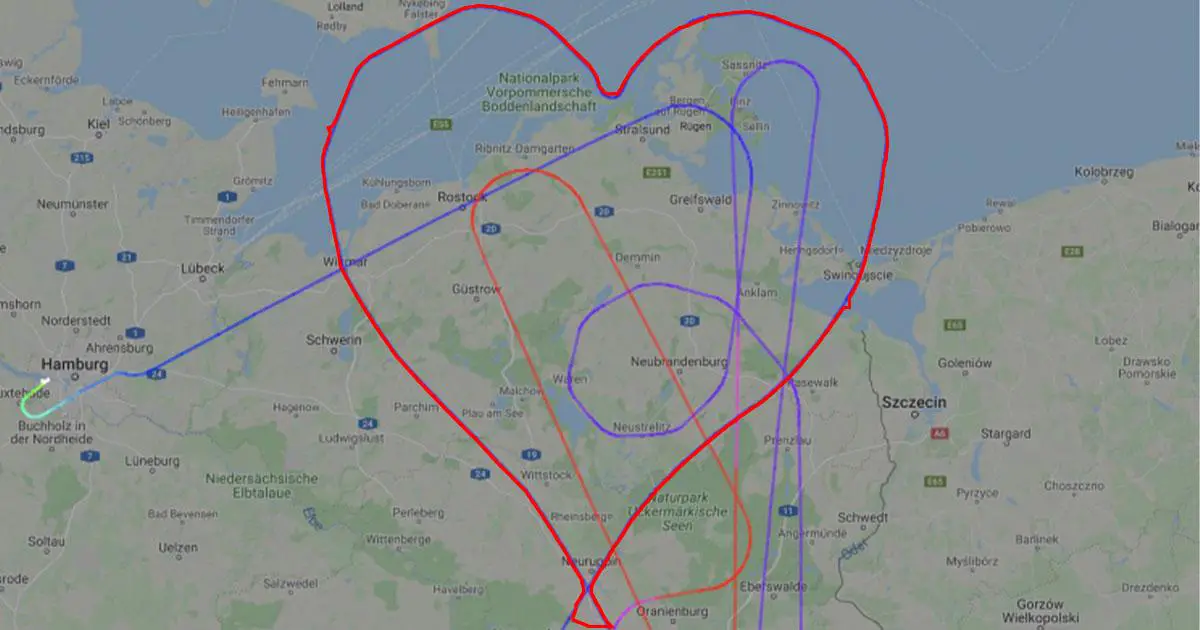 ¡El último superjumbo Airbus A380 dejó un mensaje en el cielo!