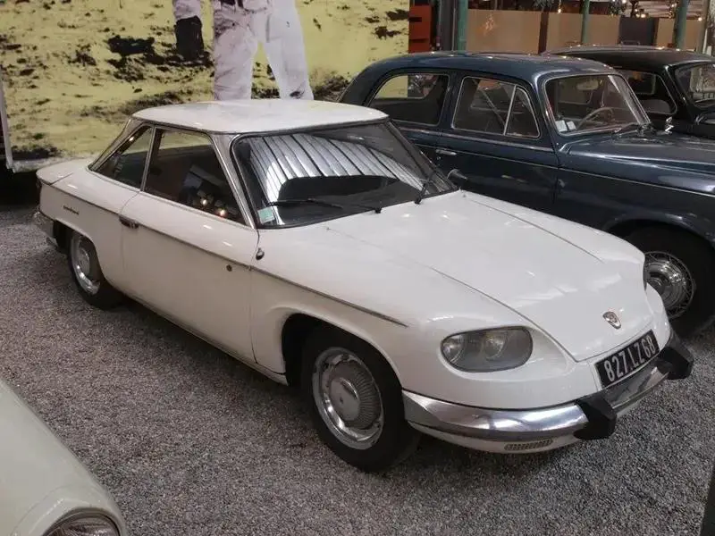 8- Motor Boxer Panhard de dos cilindros