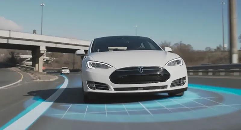 Tesla utiliza neumáticos rellenos de espuma