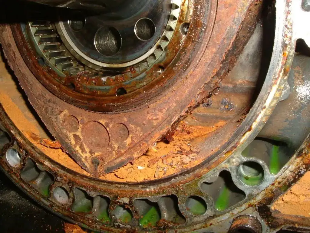 ¿Cuáles son las ventajas del motor rotativo?