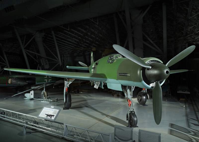 3. El Dornier Do 335 es otro avión inusual