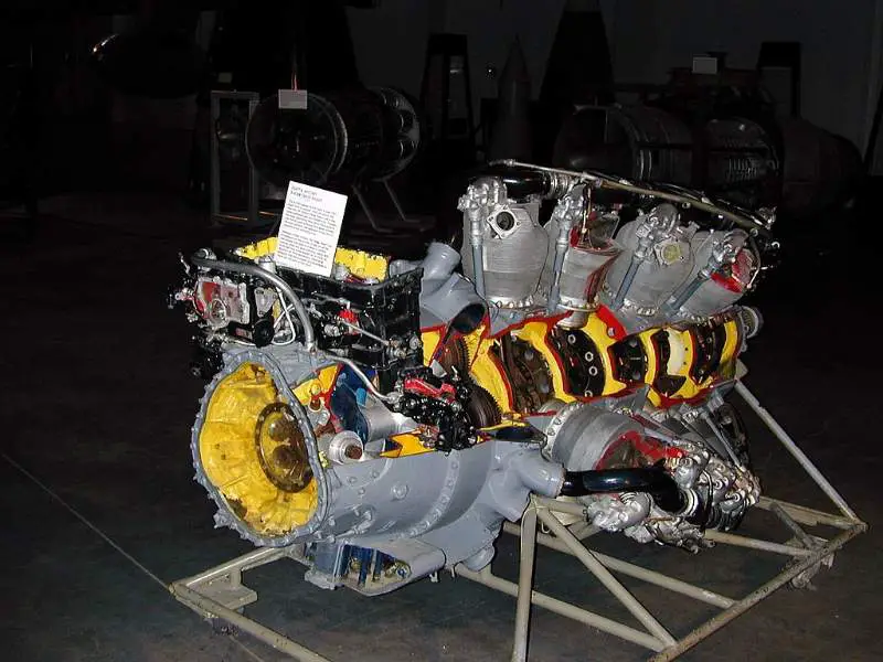 2. El motor de pistón de avión producido masivamente en los Estados Unidos.