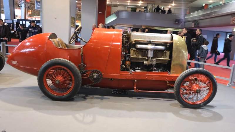 9. El motor de coche más grande del mundo