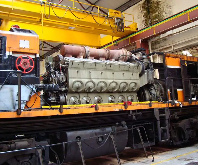 13. El enorme motor de titán