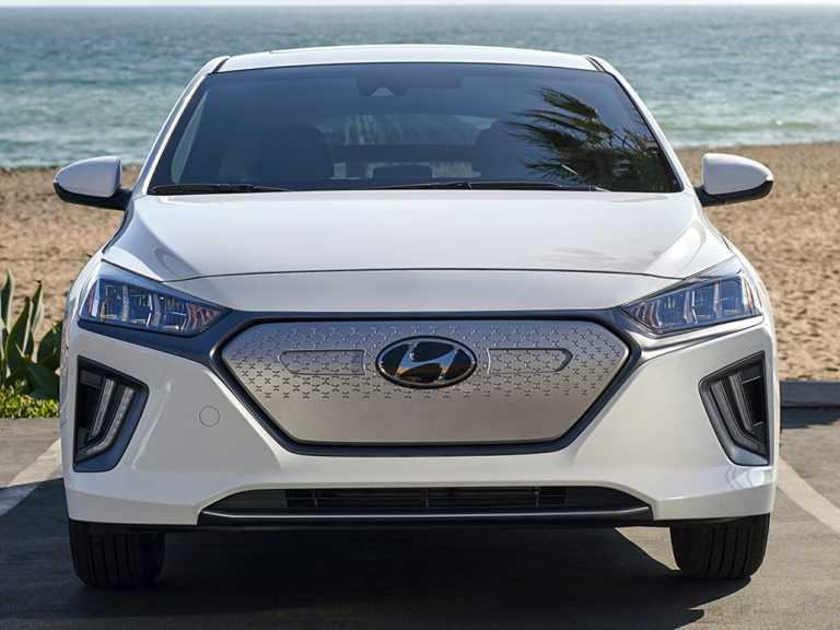 Ioniq EV 2020 blanco desde el frente - Historia del vehículo