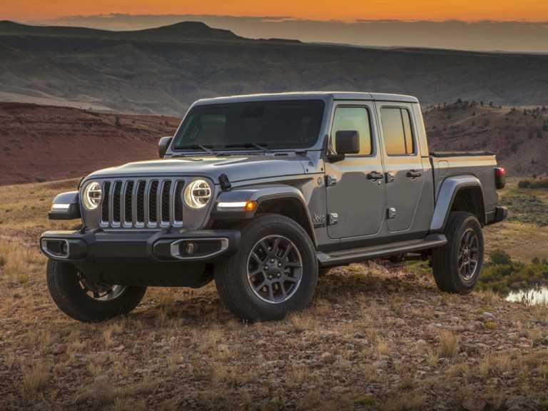 Jeep Gladiator 2020 gris en la naturaleza Jeep Gladiator 2020 gris en la naturaleza