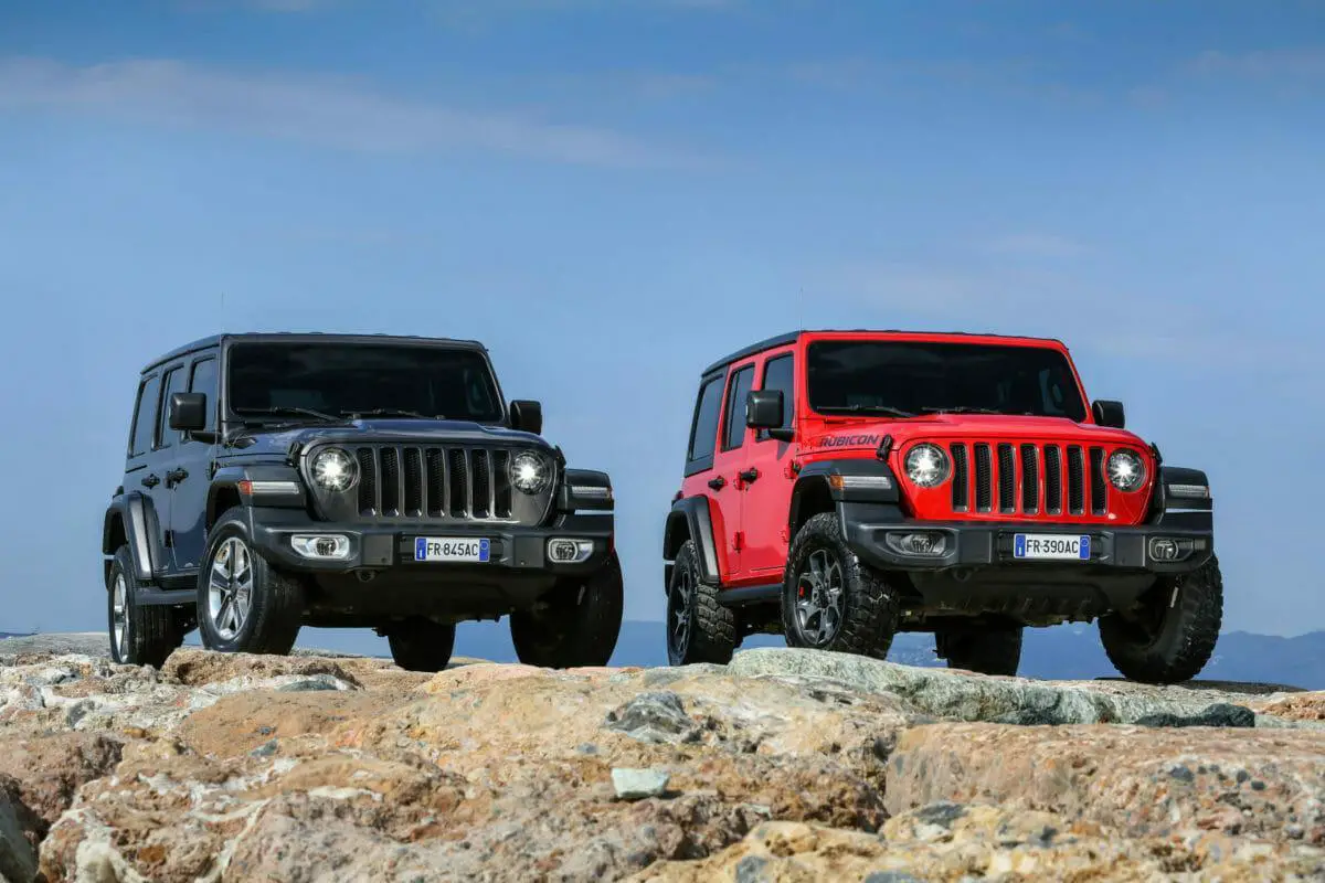 Jeep Wrangler Sahara Unlimited 2018 y Jeep Wrangler Rubicon Unlimited 2018 - Foto de Jeep