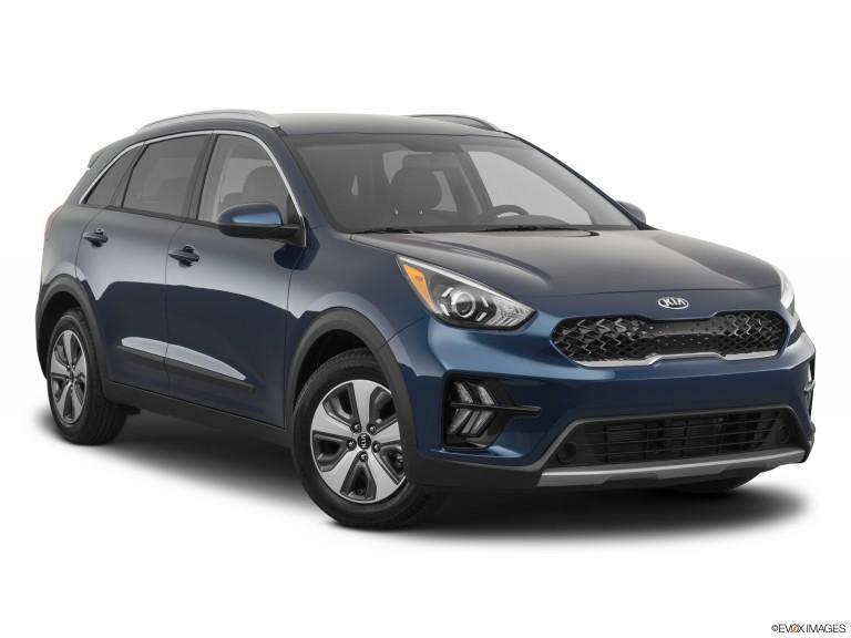 Kia Niro 2020 azul con fondo blanco