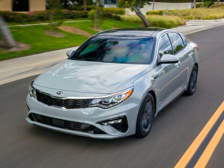 Kia Optima 2020 en movimiento