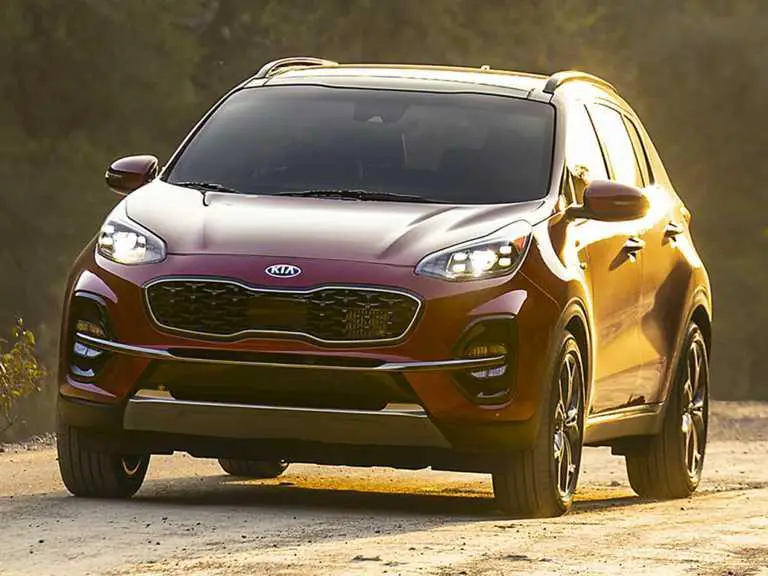 Kia Sportage 2020 rojo en movimiento