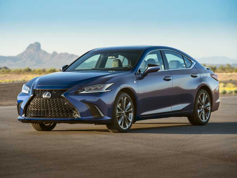 Lexus ES 2020 azul desde el lado del conductor delantero