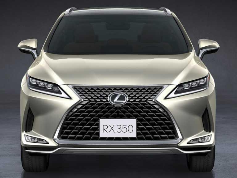 Lexus RX 2021 plateado desde la parte delantera