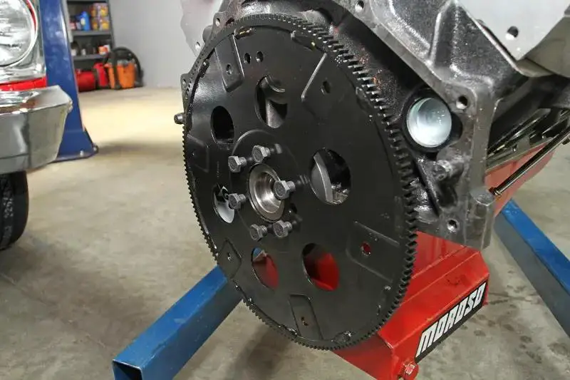 ¿La transmisión automática tiene volante de inercia?