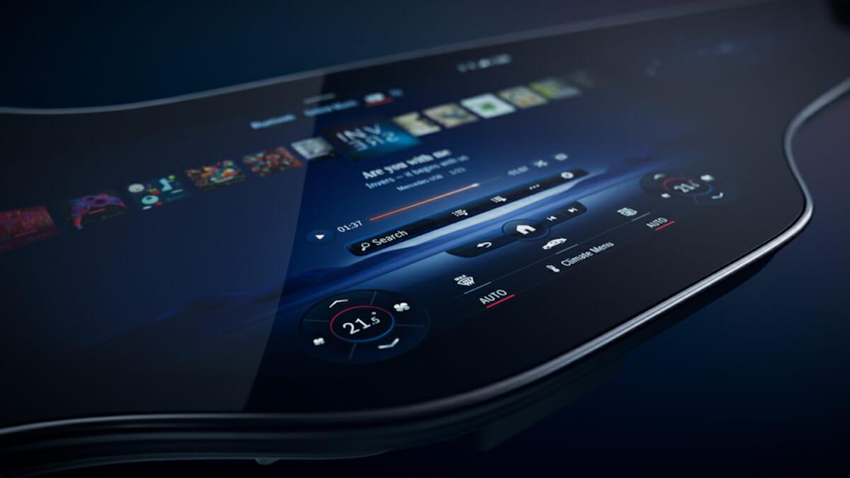 Mercedes-Benz MBUX Hyperscreen-1b