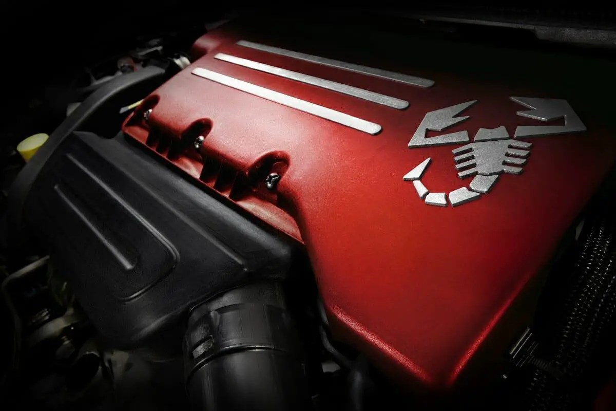 Motor Fiat 2019 Abarth 500 - Foto de Stellantis