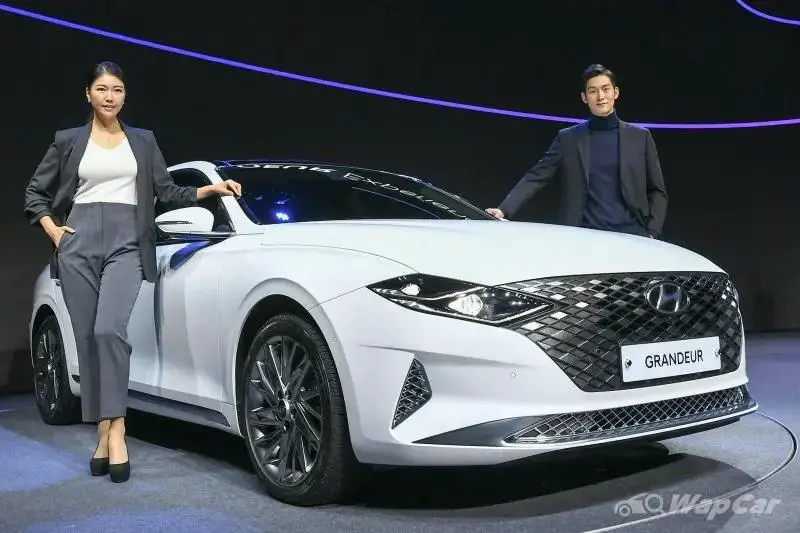 Tecnología coreana y coches juveniles