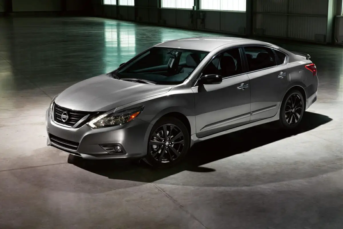 Nissan Altima 2017-Foto de Nissan